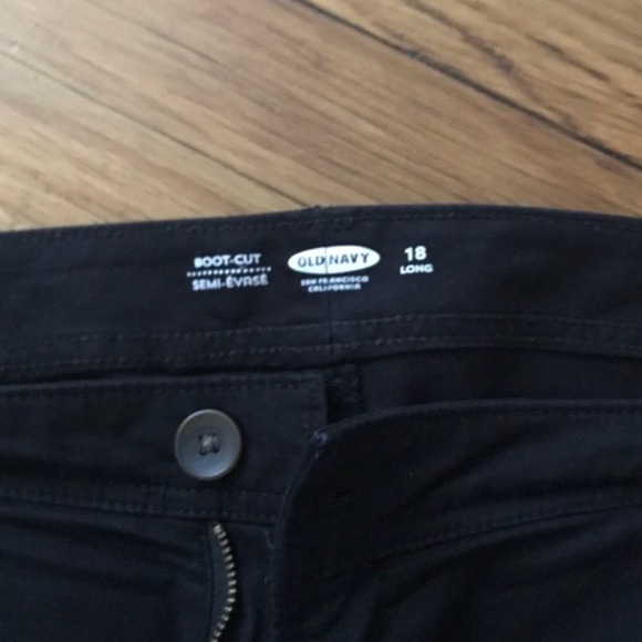 Old Navy Mid-Rise Boot-Cut Khakis for Women - Picture 5 of 5